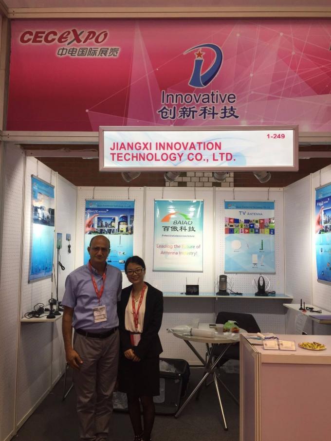 Kính thiên văn 5 - 28dBi Ăng-ten Wi-Fi TV trên ô tô với đĩa hút 12